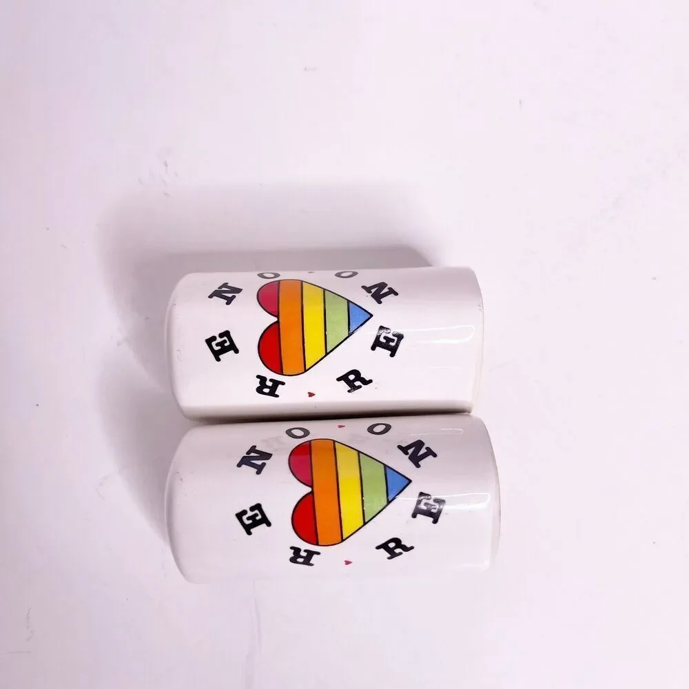Vintage Reno Nevada Salt & Pepper Shakers Rainbow Heart Kitschy Tourist‎